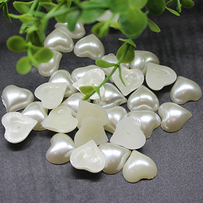 米白平底半面桃心ABS仿珍珠散珠 多功能的服饰与饰品配件